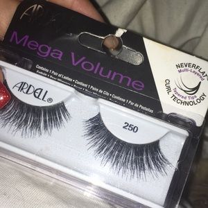 Ardell mega volume lashes